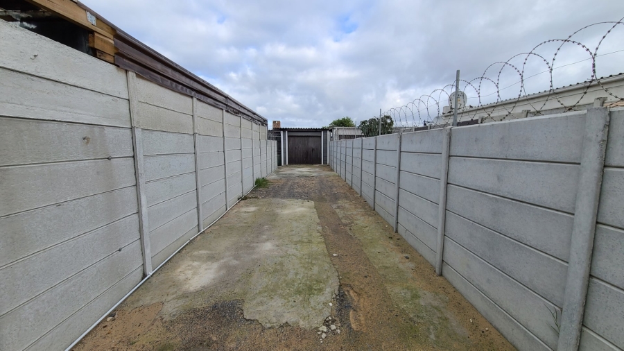 3 Bedroom Property for Sale in Bishop Lavis Western Cape